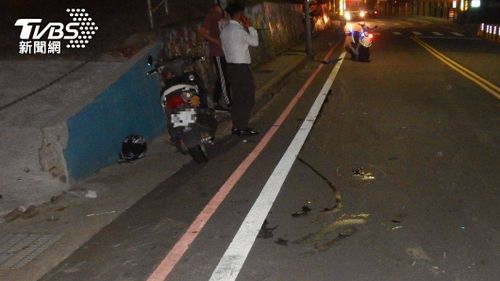 Seorang Pemotor Meninggal Setelah Menabrak Anak Berusia 11 Tahun Yang Sedang Menyeberang Jalan di Tamsui New Taipei