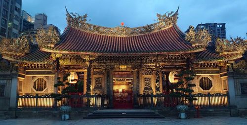 Mayat Ditemukan di Kamar Mandi di Kuil Longshan Taipei